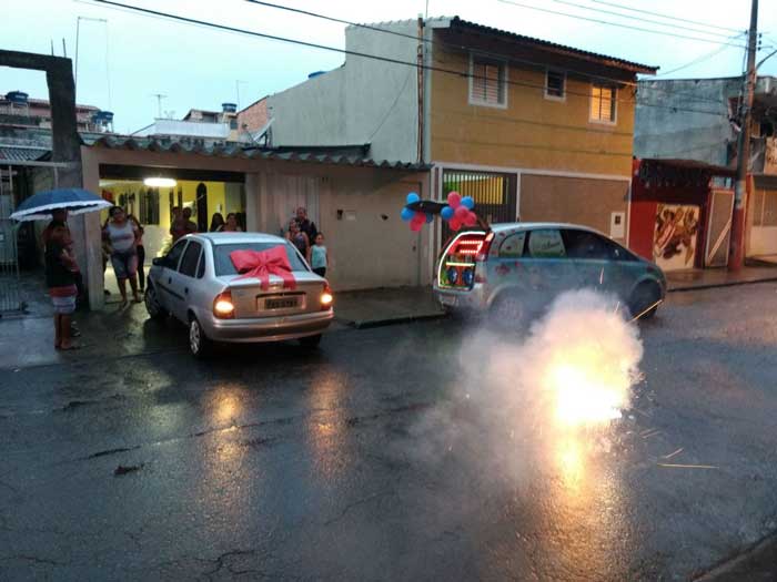 Loucura de Amor para Entrega de um carro