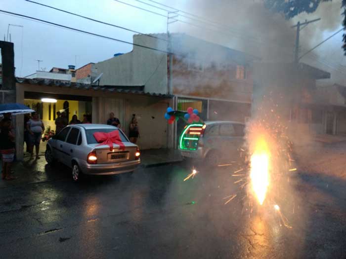 Loucura de Amor para Entrega de um carro