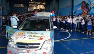 Loucura de Amor para Homenagear Professor