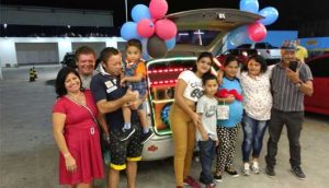 Homenagem para a filha com carro de som