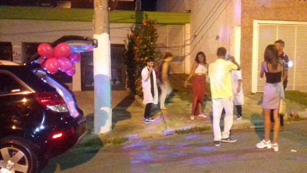 Telemensagem ao vivo com carro de som