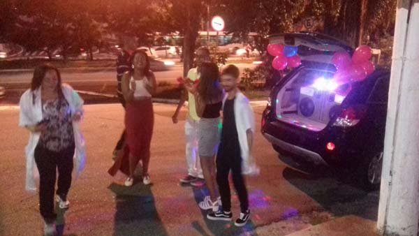 Telemensagem ao vivo com carro de som