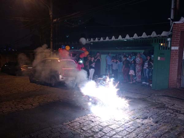 Telemensagem com carro de som