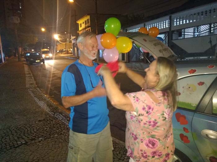 Homenagem com Carro de Som para Esposo