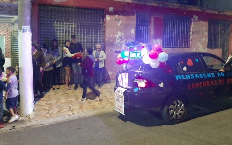 Homenagem ao vivo para aniversário romântico em Guainazes