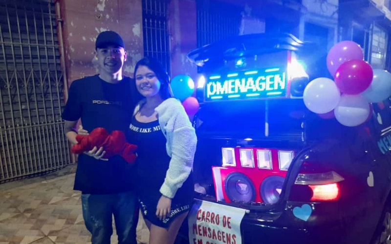 Homenagem ao vivo para aniversário romântico em Guainazes