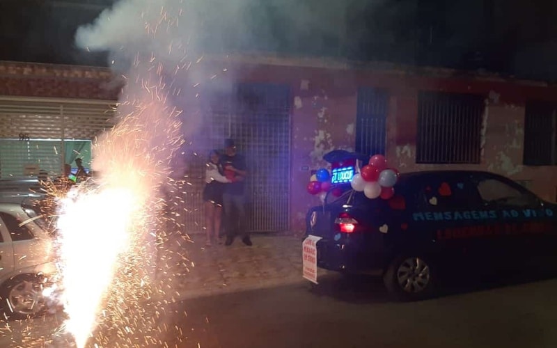 Homenagem ao vivo para aniversário romântico em Guainazes