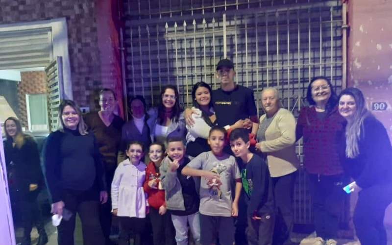 Homenagem ao vivo para aniversário romântico em Guainazes
