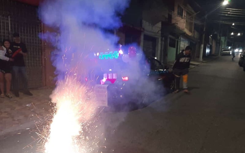 Homenagem ao vivo para aniversário romântico em Guainazes