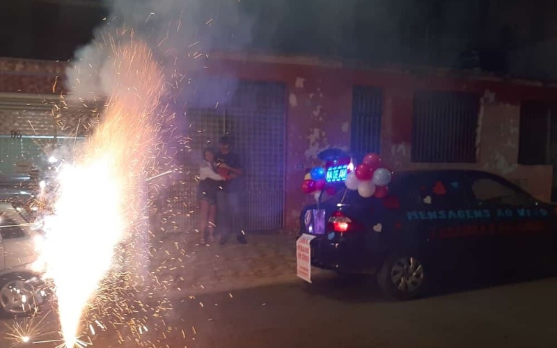Homenagem ao vivo para aniversário romântico em Guainazes